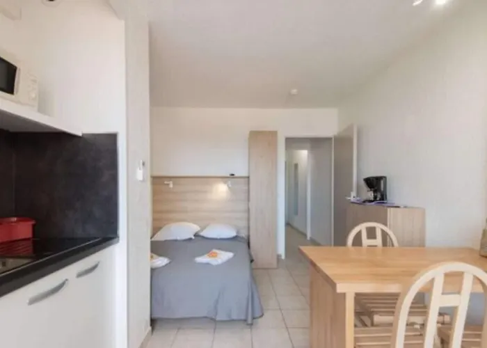 Aparthotel Agathea 3*